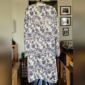 Silk White & Blue Chinoiserie Floral Long Sleeve Tunic Dress